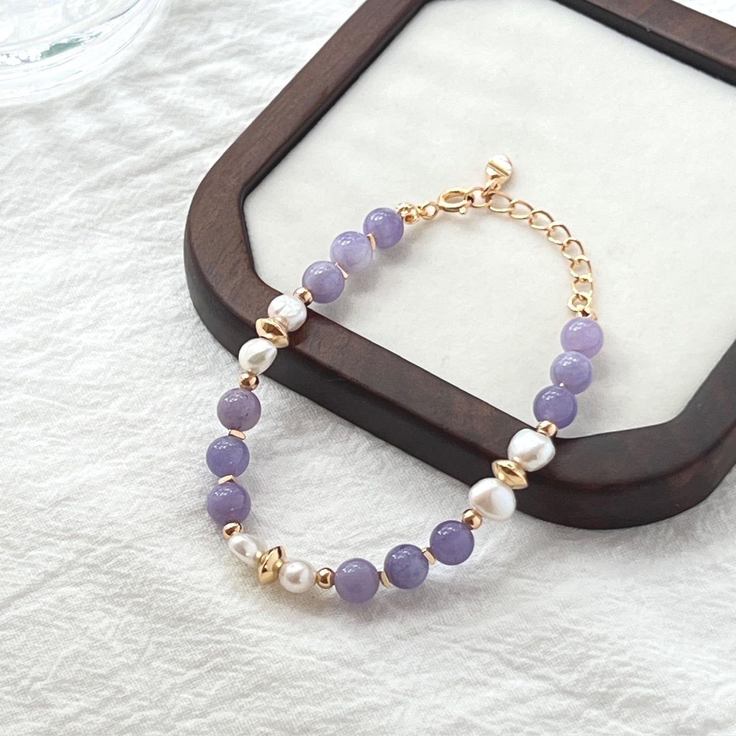 18K gold bracelet with natural baroque pearls and purple lepidolite beads