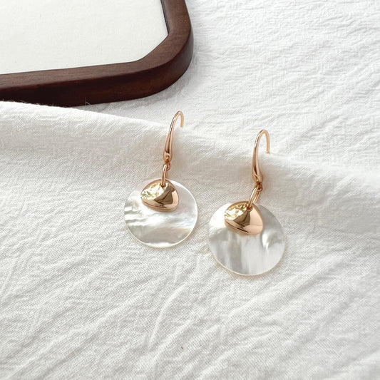 18K gold mother-of-pearl dangling earrings, front view