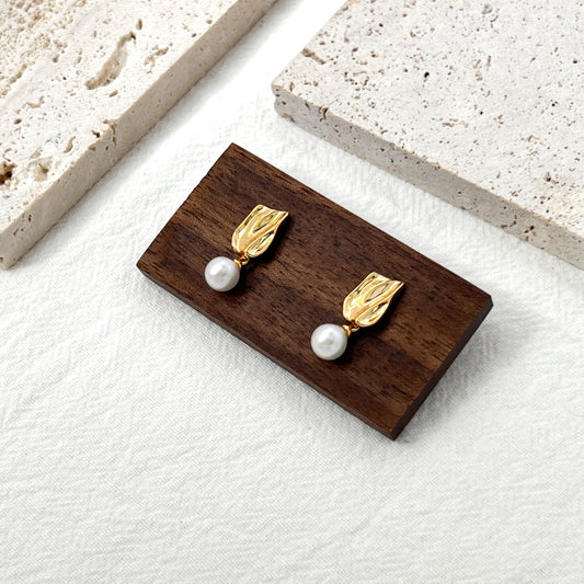 Ocealine Jewelry 18K gold pearl earrings branding image