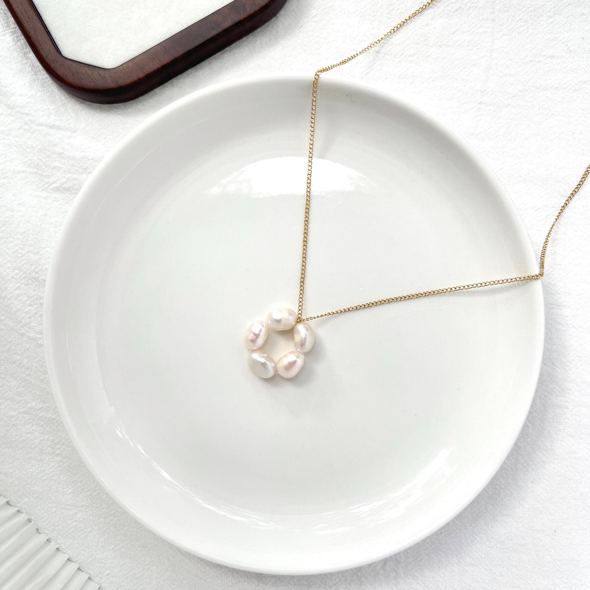 14K gold-filled baroque pearl flower necklace, ideal birthday or bridesmaid gift