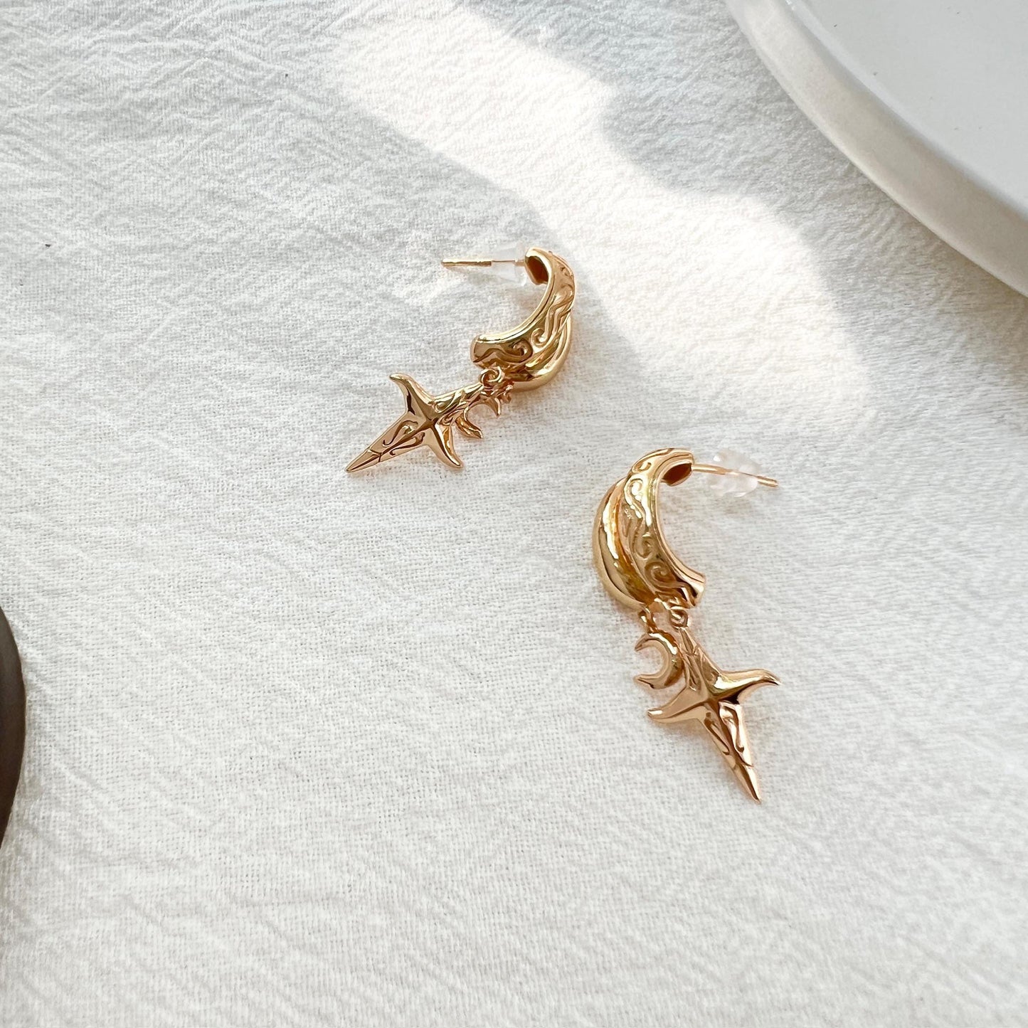 Vintage Gold Star Celestial Dangle Earrings