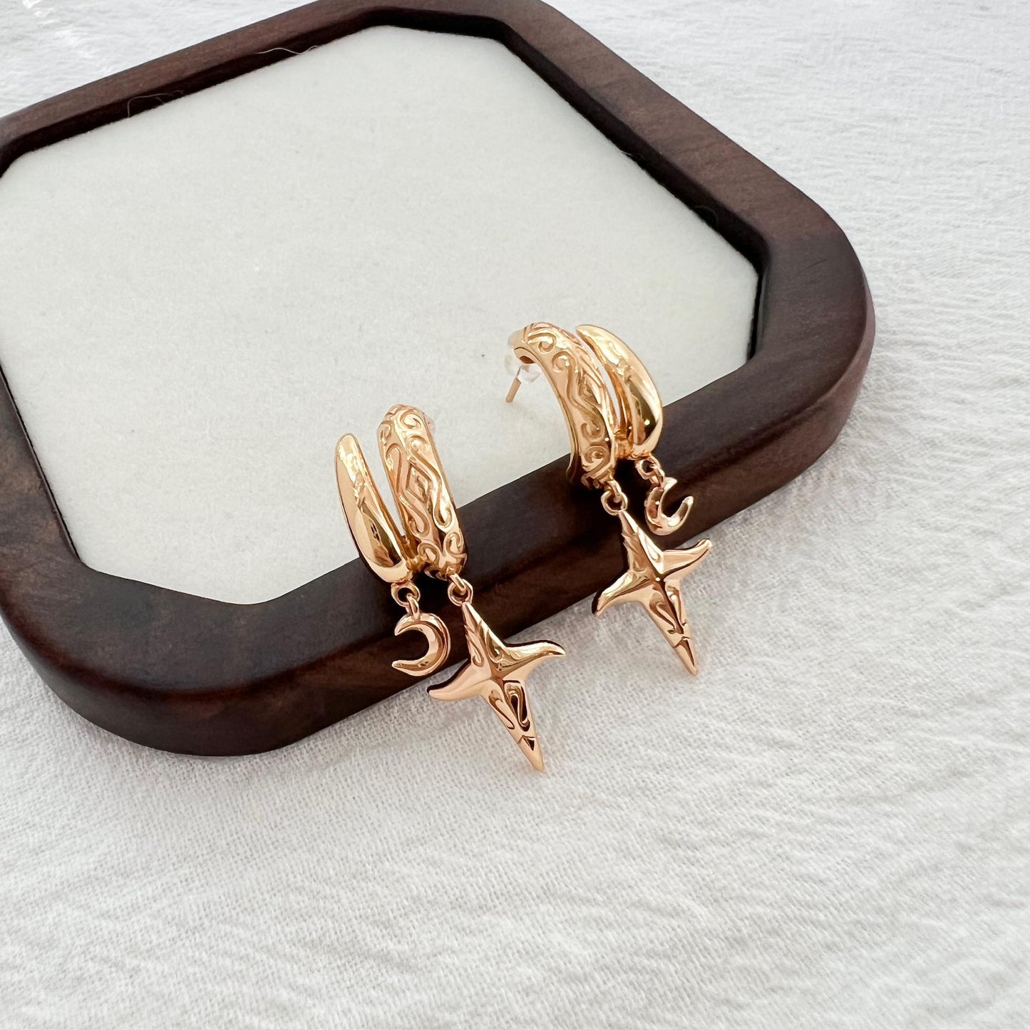 Vintage Gold Star Celestial Dangle Earrings