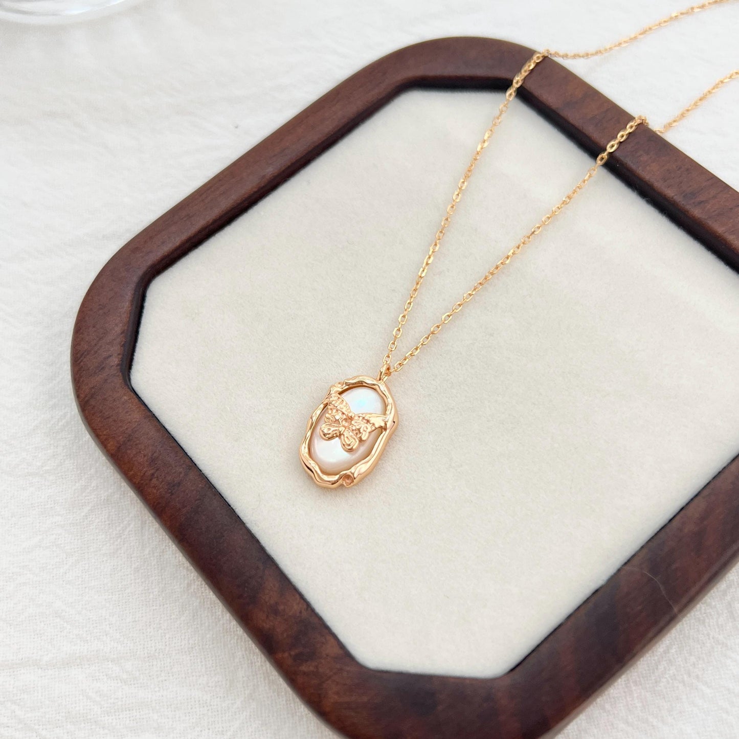 Natural Mother-of-pearl Butterfly Necklace