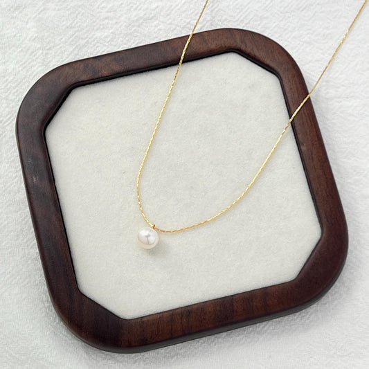 Tiny Golden Chain With Single Baroque Pearl Pendant Necklace