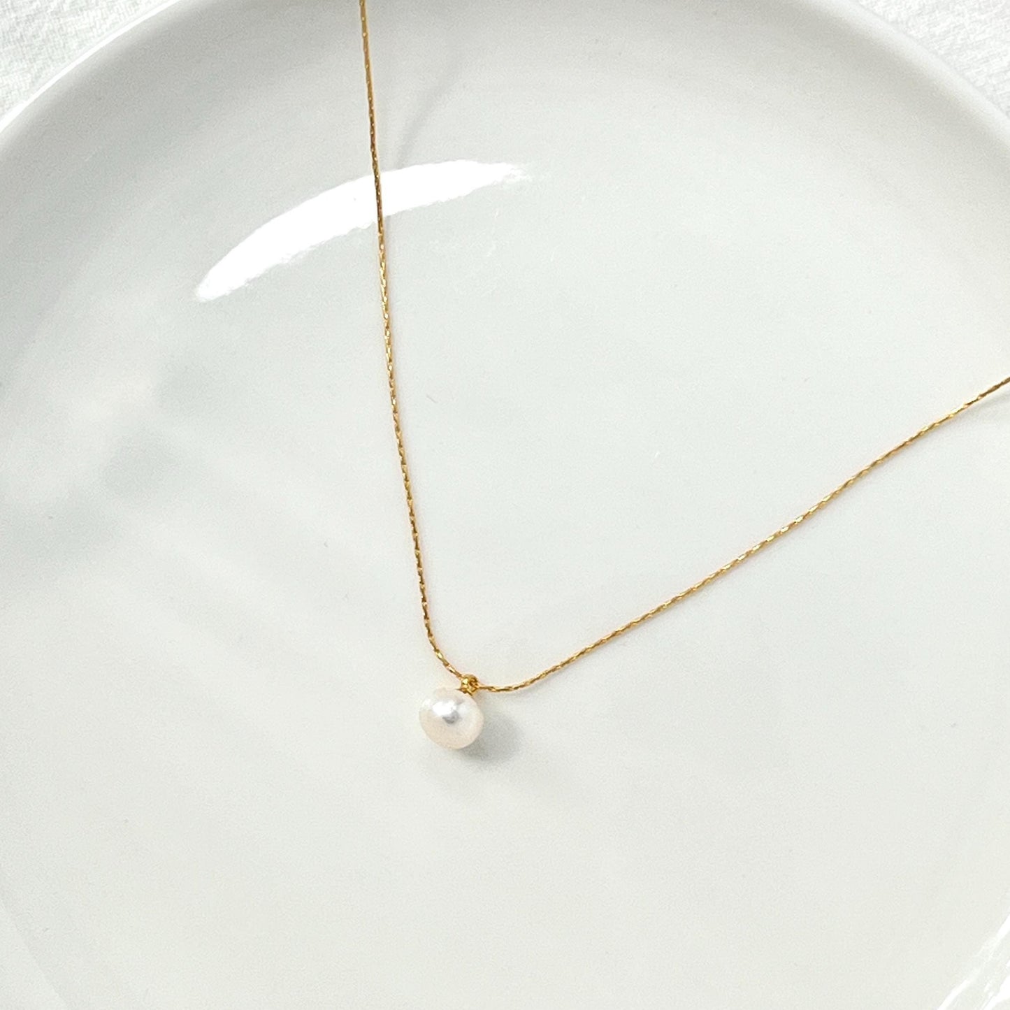 Tiny Golden Chain With Single Baroque Pearl Pendant Necklace