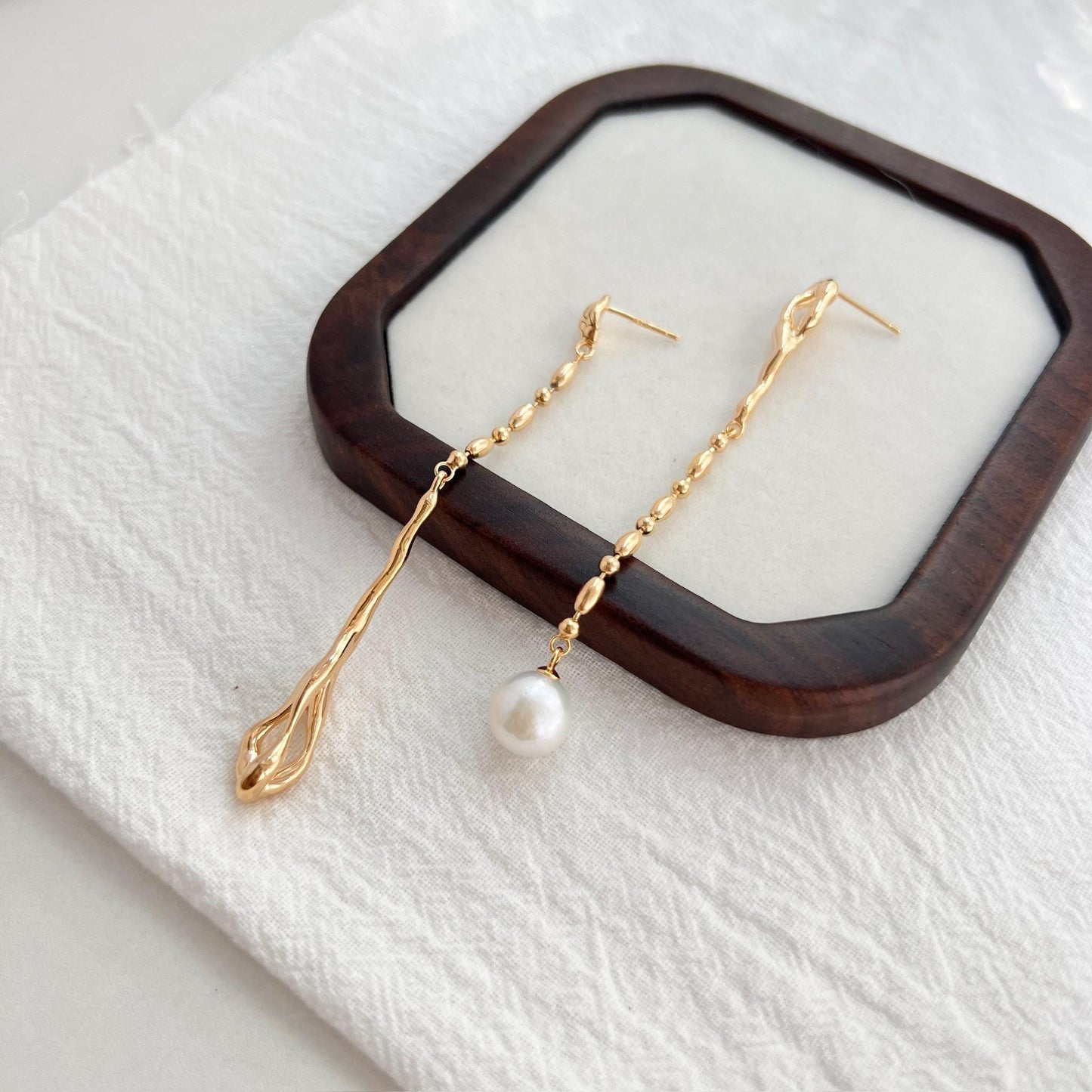 18K Gold Asymmetrical Extra Long Statement Pearl Earrings,Minimal Mismatched Long Drop Natural Pearl Earrings,Wedding Jewelry Gifts For Her
