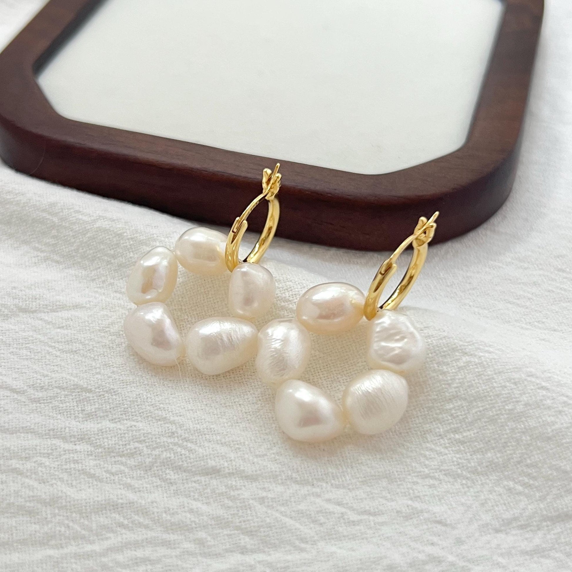 Freshwater Pearl Flower Hoop Earrings,Dainty Baroque Pearl Bead Huggie Earrings,Minimalist Drop Dangle Earrings,Wedding Jewelry,Gift For Her