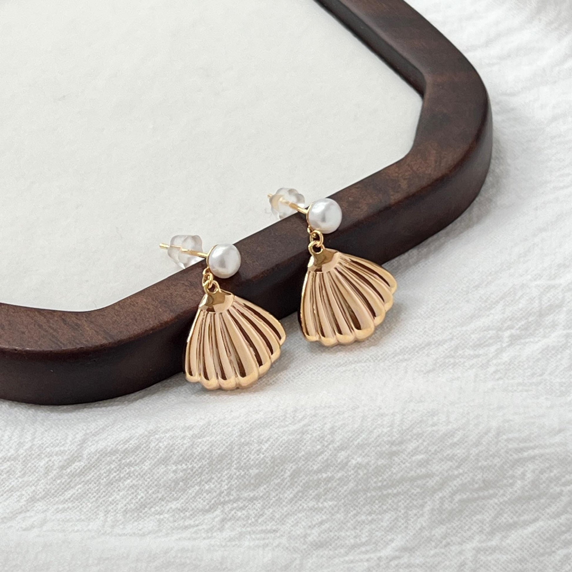 18K Vintage Gold Shell Drop Earrings,Dainty Pearl Shell Dangle Earrings,Minimalist Wedding Earrings,Bridal Jewelry,Bridesmaid Birthday Gifts