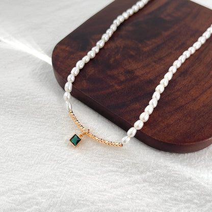 Baroque Pearl Beads With Tiny Green Zircon Charm Choker Necklace