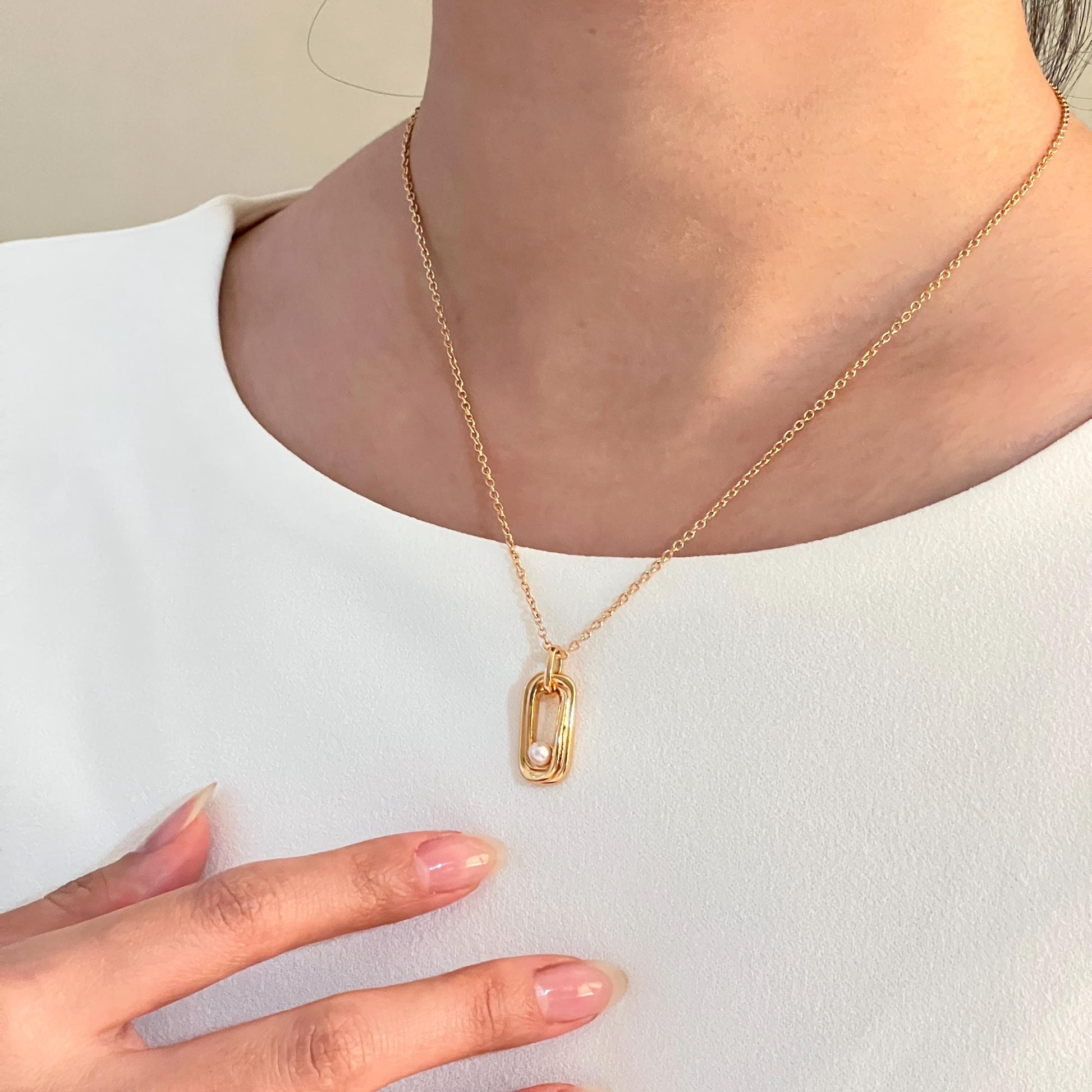 Freshwater Pearl Twisted 18K Gold Necklace,Dainty Swirl Bar Necklace,Minimalist Coiled Everyday Jewelry,Wedding Bridal Jewelry,Birthday Gift