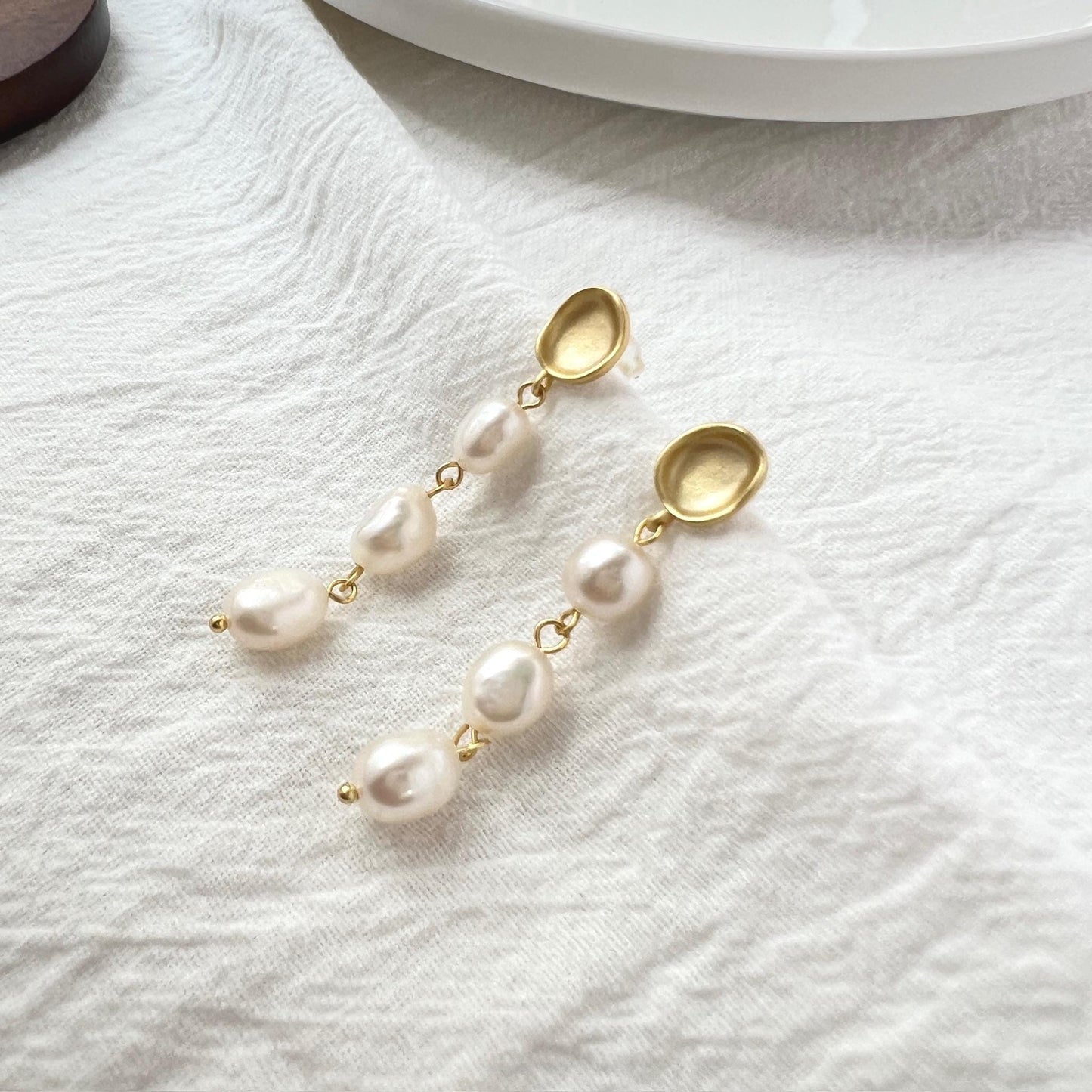 18K Matte Gold Natural Baroque Pearl Dangling Earrings,Dainty Pearl Drop Earrings,Minimalist Wedding Earrings,Bridal Jewelry,Birthday Gifts