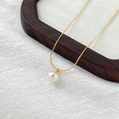 Tiny Golden Chain With Single Baroque Pearl Pendant Necklace
