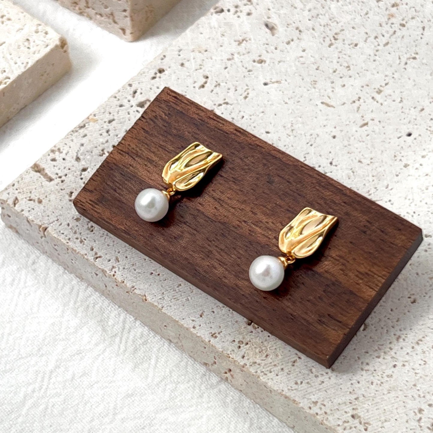 Dainty Freshwater Pearl Dangling Earrings,Minimalist Gold Drop Earrings,Everyday Dangle Earrings,Wedding Jewelry,Birthday Gift For Her