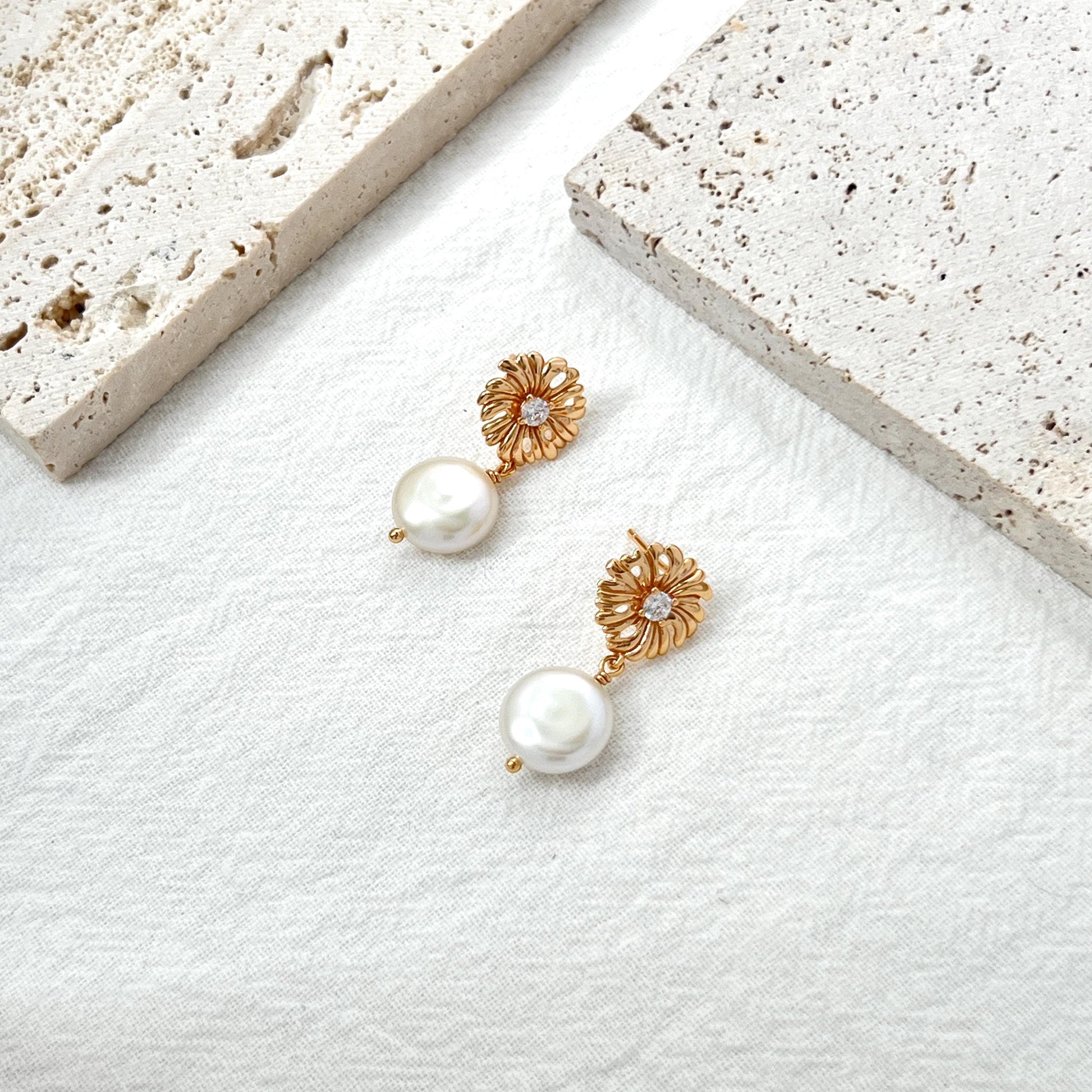 18K Gold Spring Summer Daisy Birth Flower Dangling Earrings,Dainty Baroque Coin Pearl Drop Earrings,Minimalist Everyday Jewelry,Gift For Her