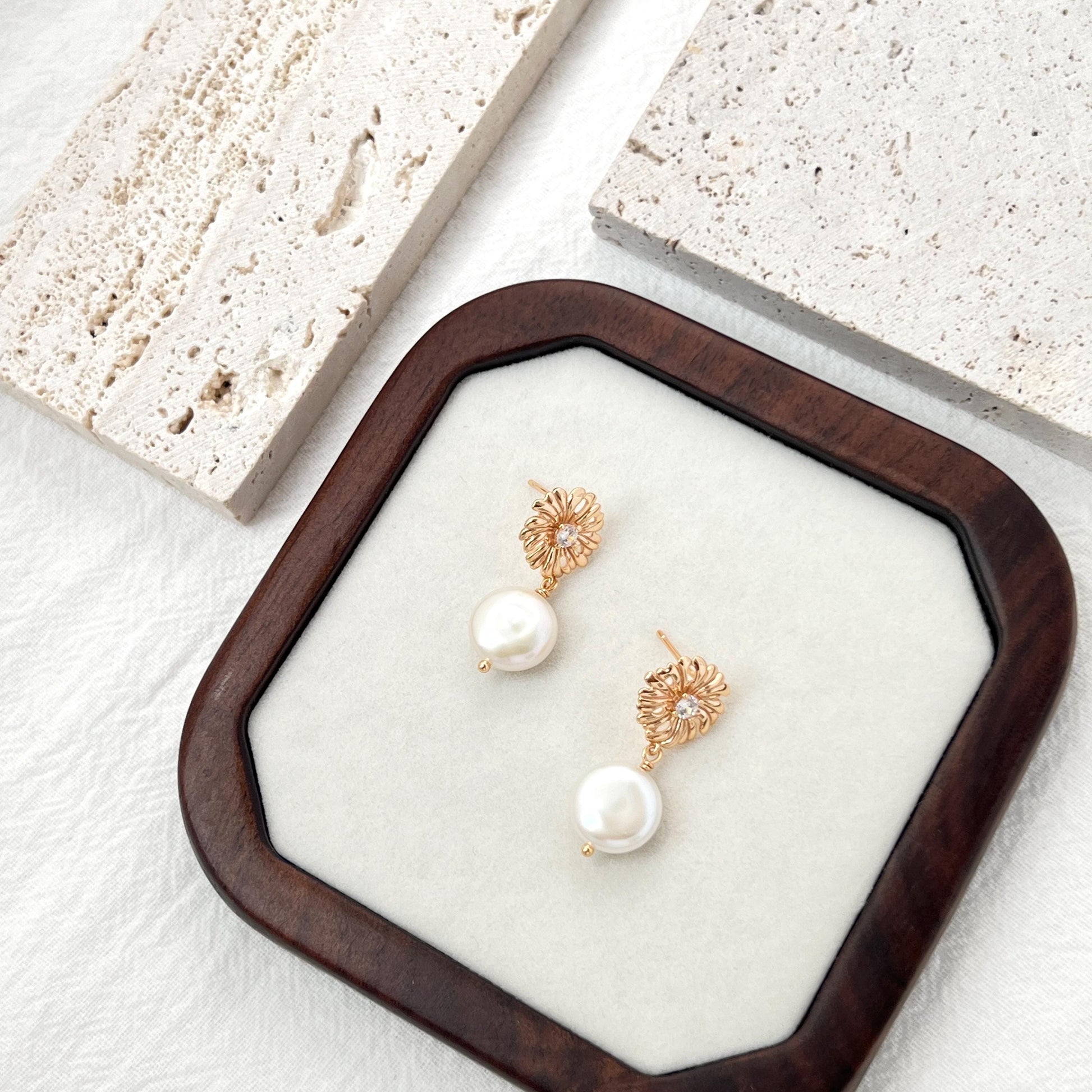 18K Gold Spring Summer Daisy Birth Flower Dangling Earrings,Dainty Baroque Coin Pearl Drop Earrings,Minimalist Everyday Jewelry,Gift For Her