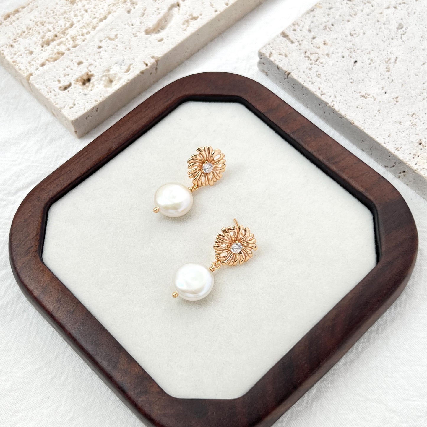 18K Gold Spring Summer Daisy Birth Flower Dangling Earrings,Dainty Baroque Coin Pearl Drop Earrings,Minimalist Everyday Jewelry,Gift For Her