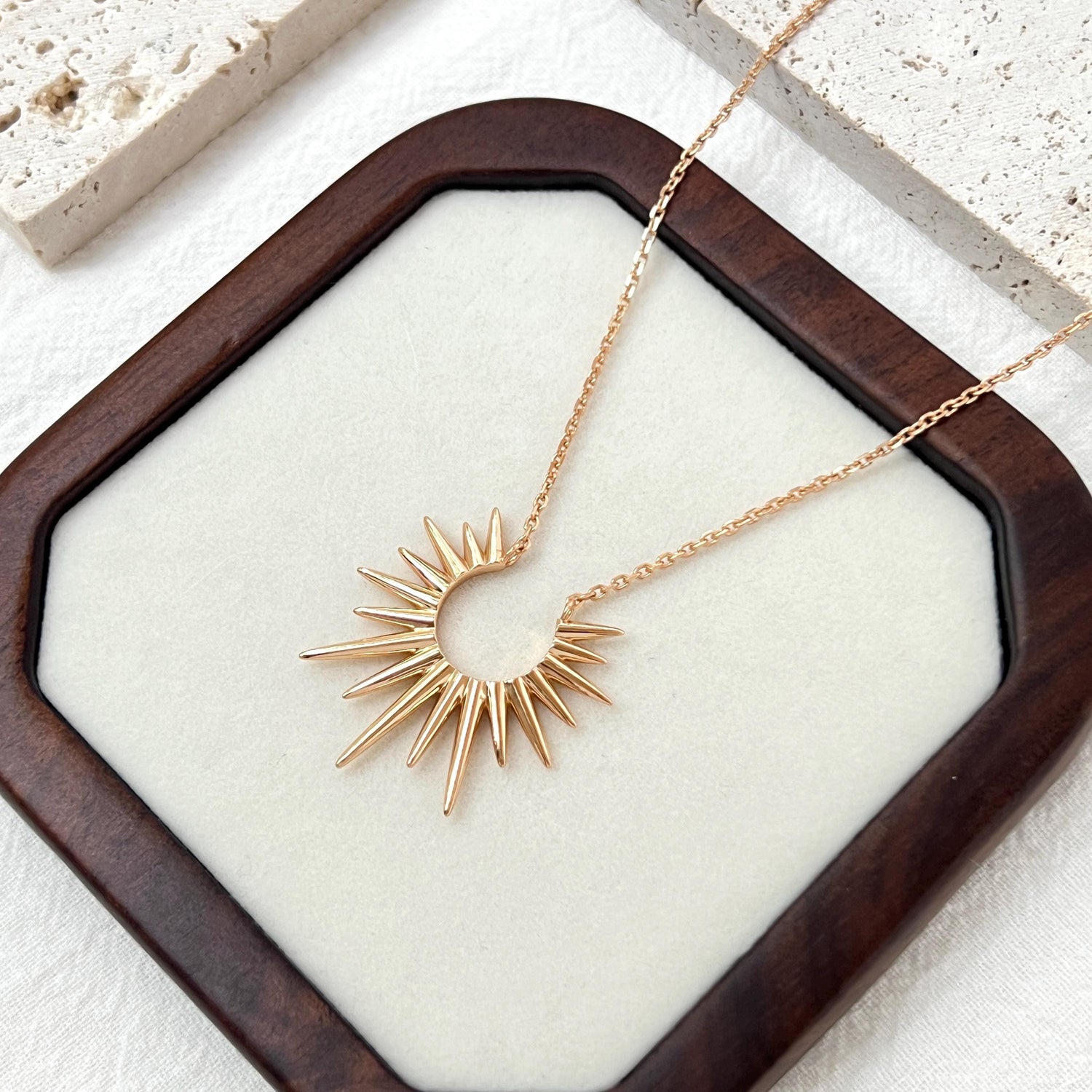 18K Vintage Gold Celestial Sun Necklace,Minimalist Sunshine Necklace,Dainty Sunburst Necklace,Elegant Everyday Jewelry,Birthday Gift for Her