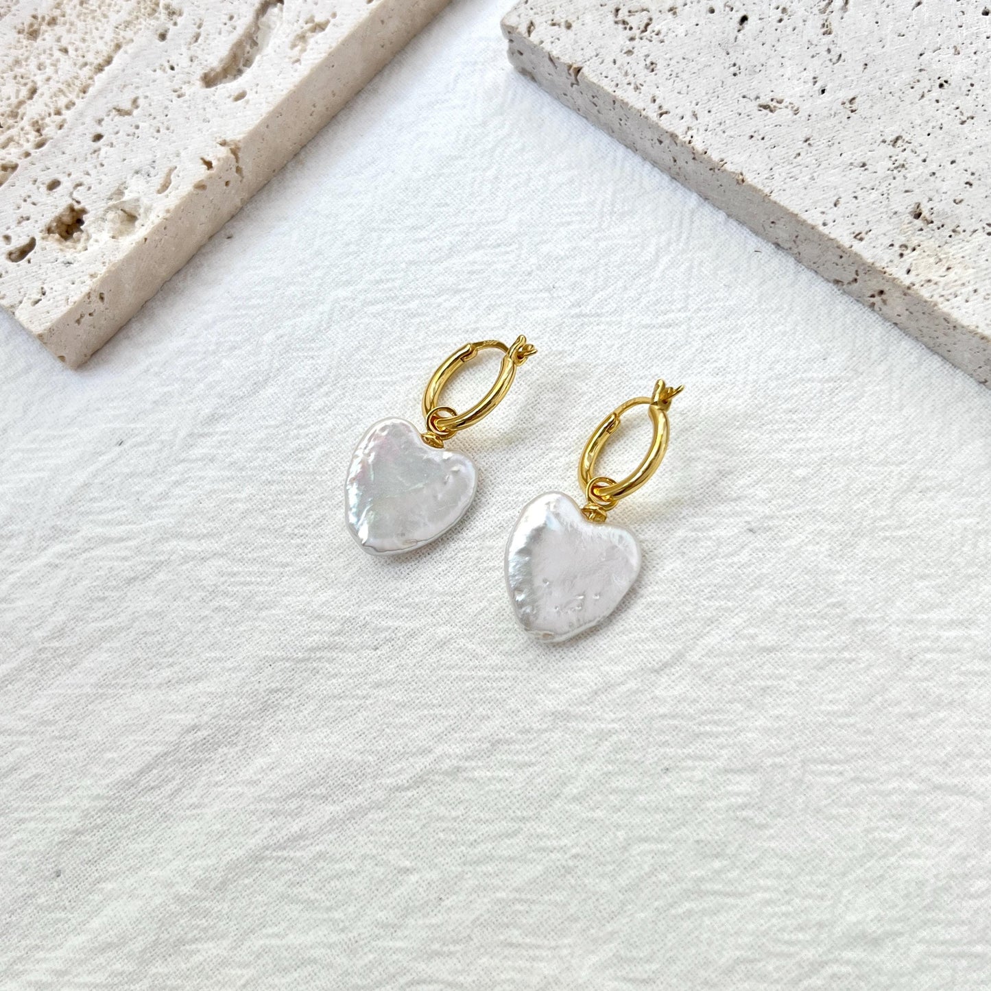 Heart Pearl Hoop Earrings,Freshwater Pearl Huggie Earrings,Gold Hoops With Baroque Heart Pearl,Dainty Bridal Jewelry,Birthday Gift for Her