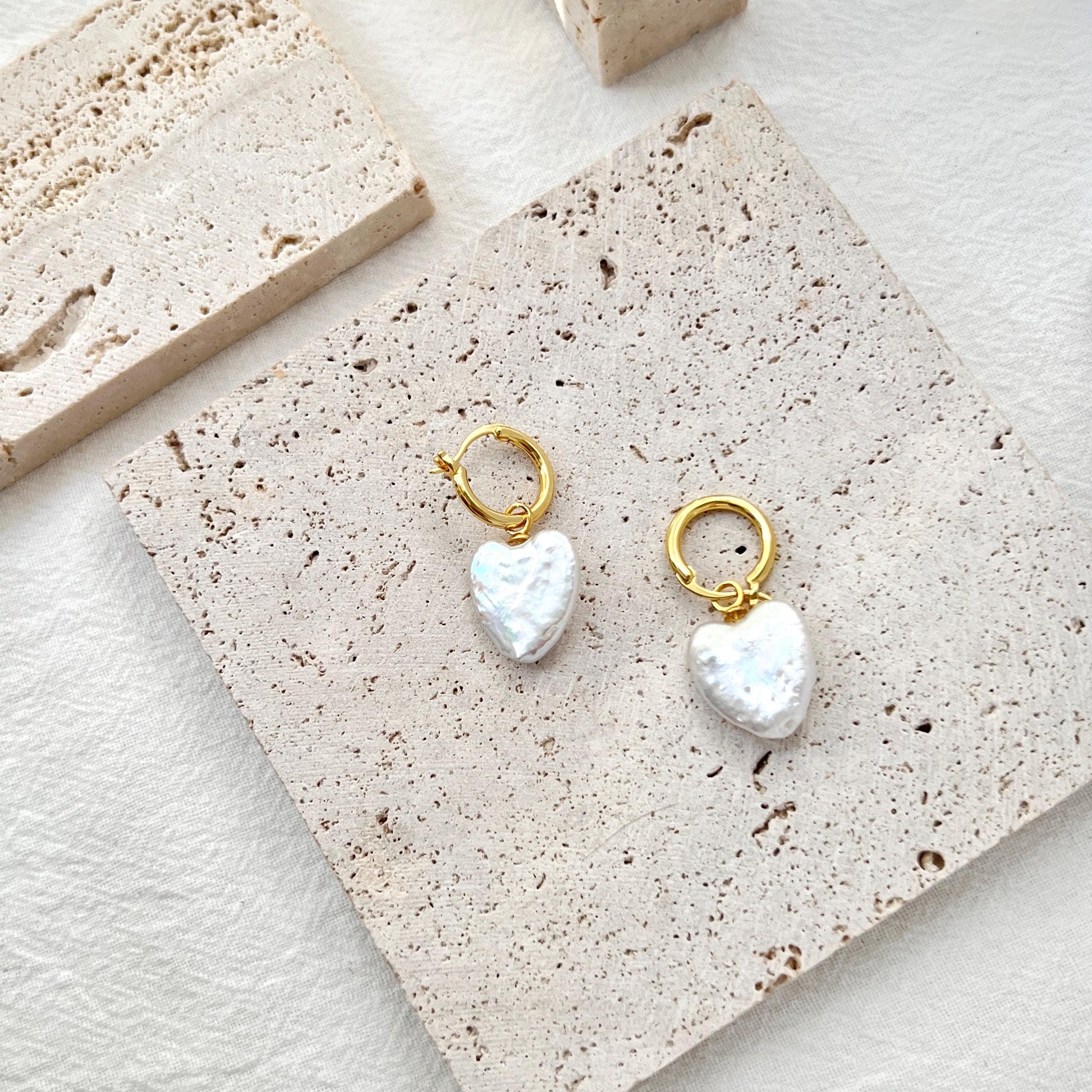 Heart Pearl Hoop Earrings,Freshwater Pearl Huggie Earrings,Gold Hoops With Baroque Heart Pearl,Dainty Bridal Jewelry,Birthday Gift for Her