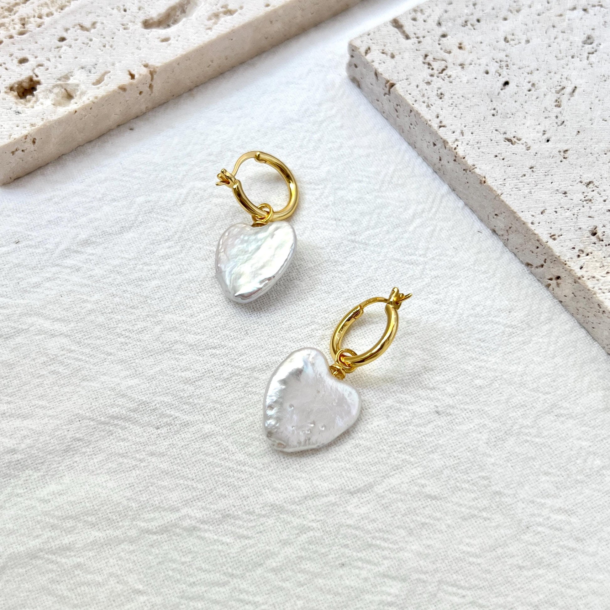Heart Pearl Hoop Earrings,Freshwater Pearl Huggie Earrings,Gold Hoops With Baroque Heart Pearl,Dainty Bridal Jewelry,Birthday Gift for Her