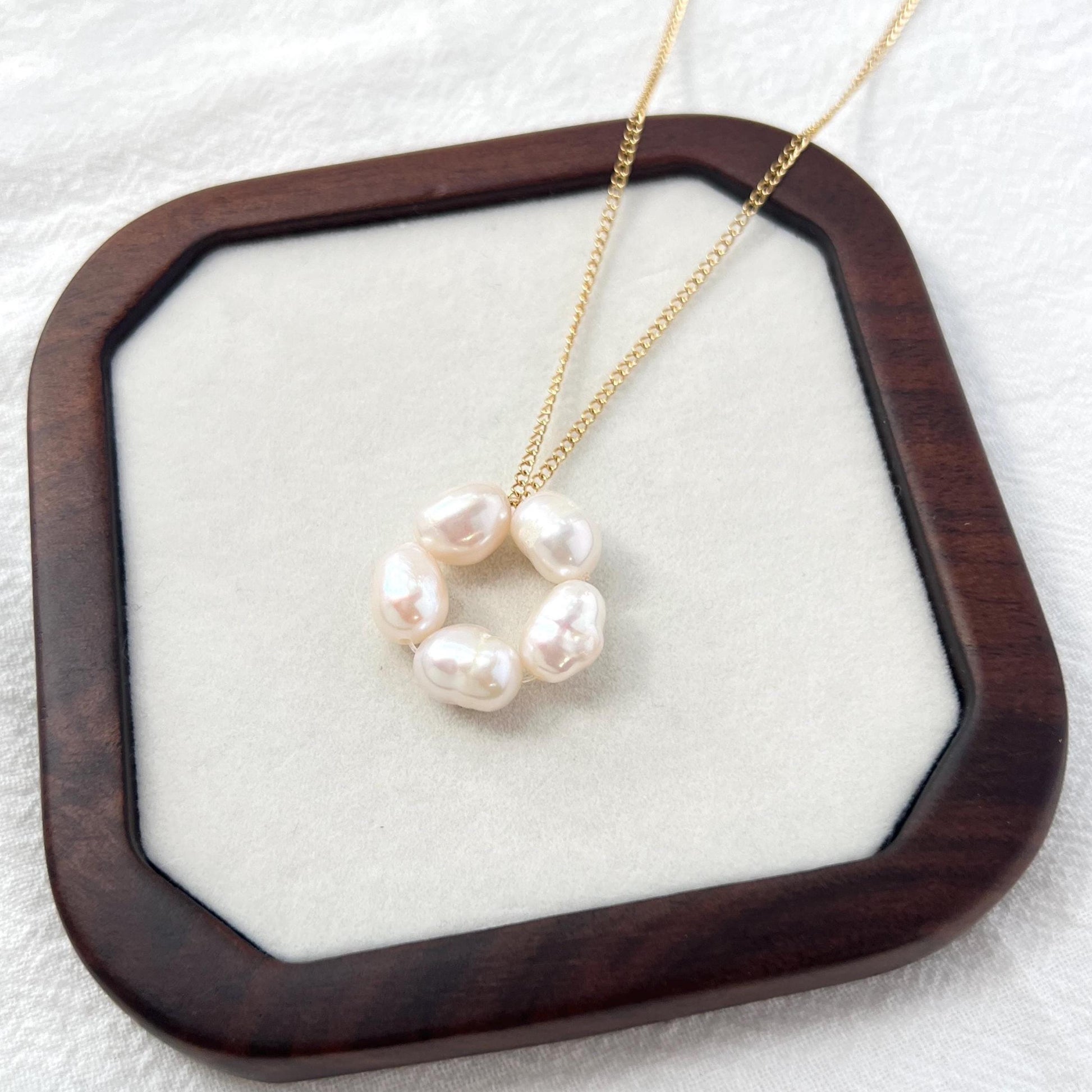 Dainty Freshwater Baroque Pearl Beaded Flower Necklace,Minimalist Everyday Floral Necklace,Bridesmaid Gift,Birthday Christmas Gift For Women