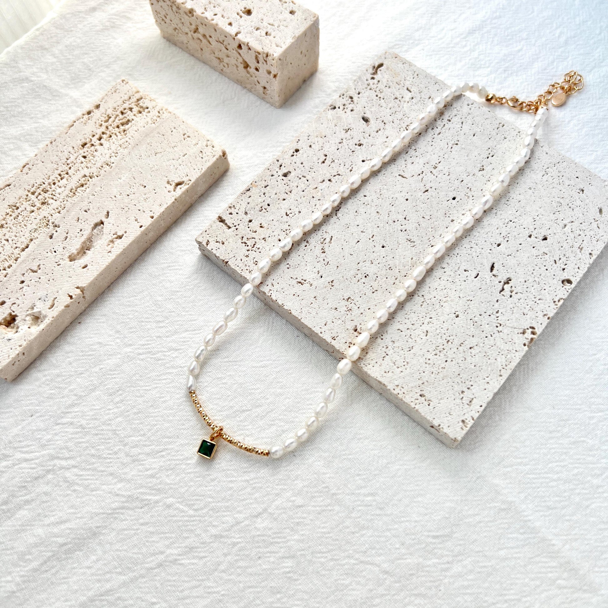 18K Gold Dainty Freshwater Baroque Pearl Beaded Necklace,Green CZ Charm Choker,Minimalist Pearl Beads Necklace,Bridal Jewelry,Gift For Her