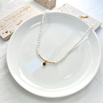 18K Gold Dainty Freshwater Baroque Pearl Beaded Necklace,Green CZ Charm Choker,Minimalist Pearl Beads Necklace,Bridal Jewelry,Gift For Her