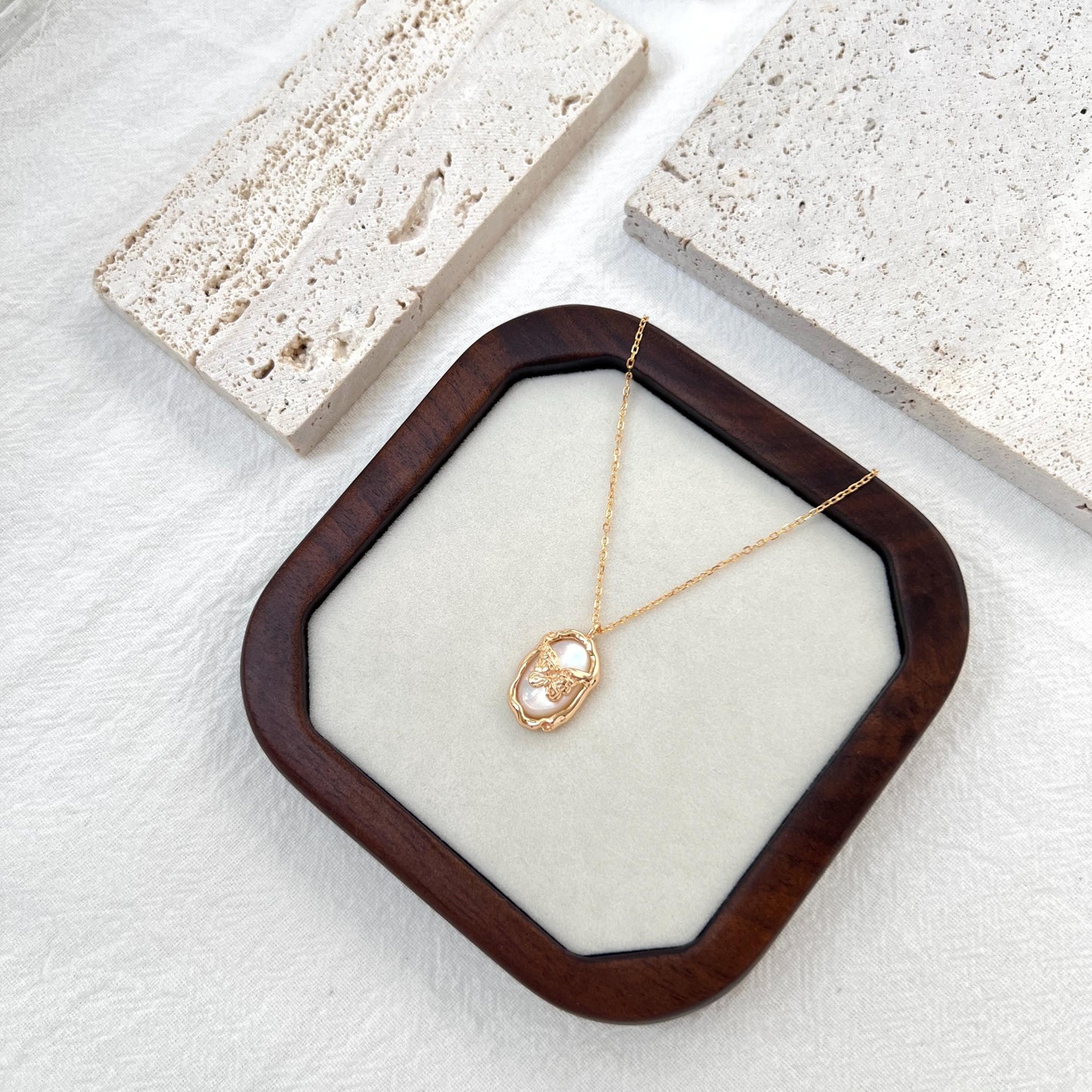 18K Gold Natural Mother-of-pearl Butterfly Necklace,Dainty Minimalist Necklace,Delicate Bridal Jewelry,Birthday Gift,Bridesmaid Gift For Her