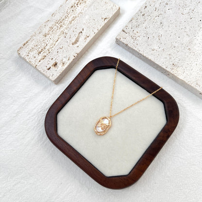 18K Gold Natural Mother-of-pearl Butterfly Necklace,Dainty Minimalist Necklace,Delicate Bridal Jewelry,Birthday Gift,Bridesmaid Gift For Her