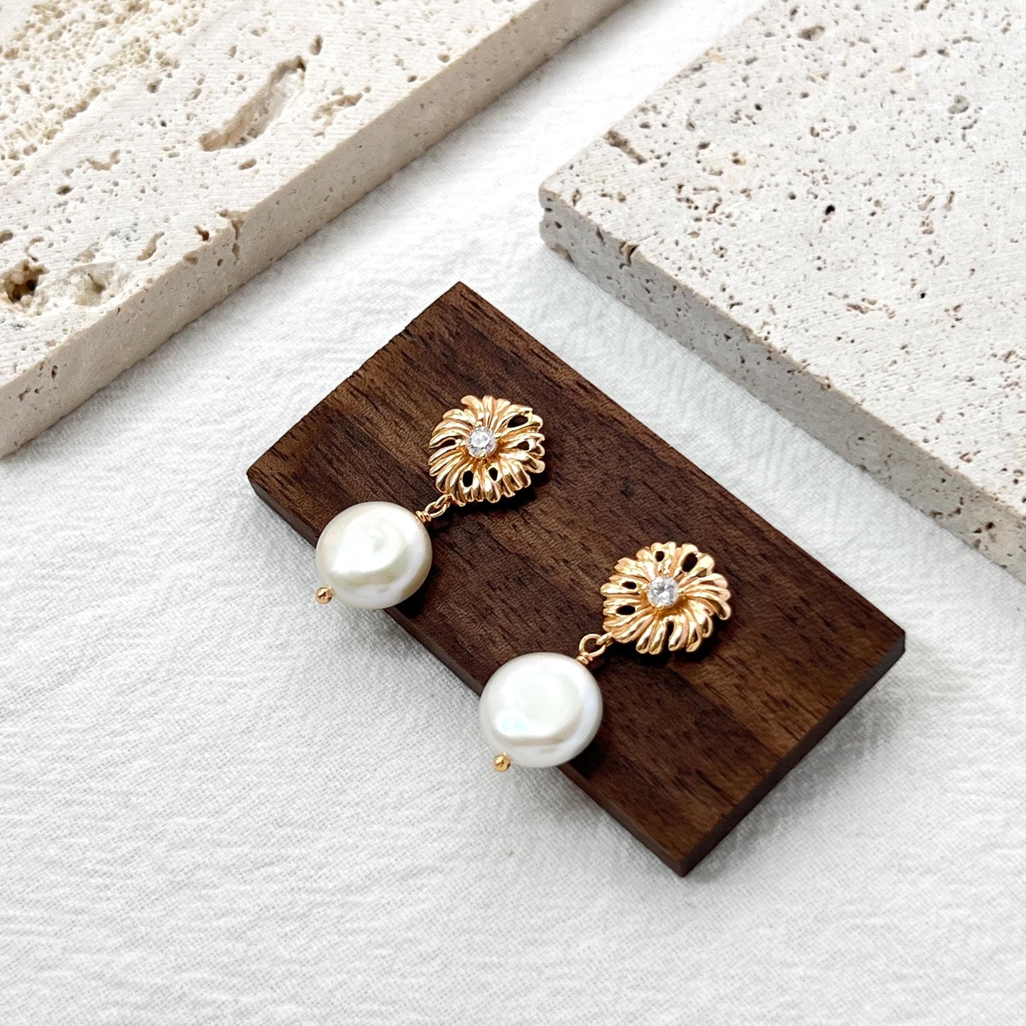 18K Gold Spring Summer Daisy Birth Flower Dangling Earrings,Dainty Baroque Coin Pearl Drop Earrings,Minimalist Everyday Jewelry,Gift For Her