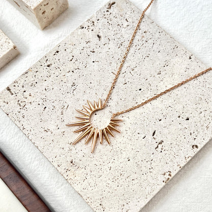 18K Vintage Gold Celestial Sun Necklace,Minimalist Sunshine Necklace,Dainty Sunburst Necklace,Elegant Everyday Jewelry,Birthday Gift for Her