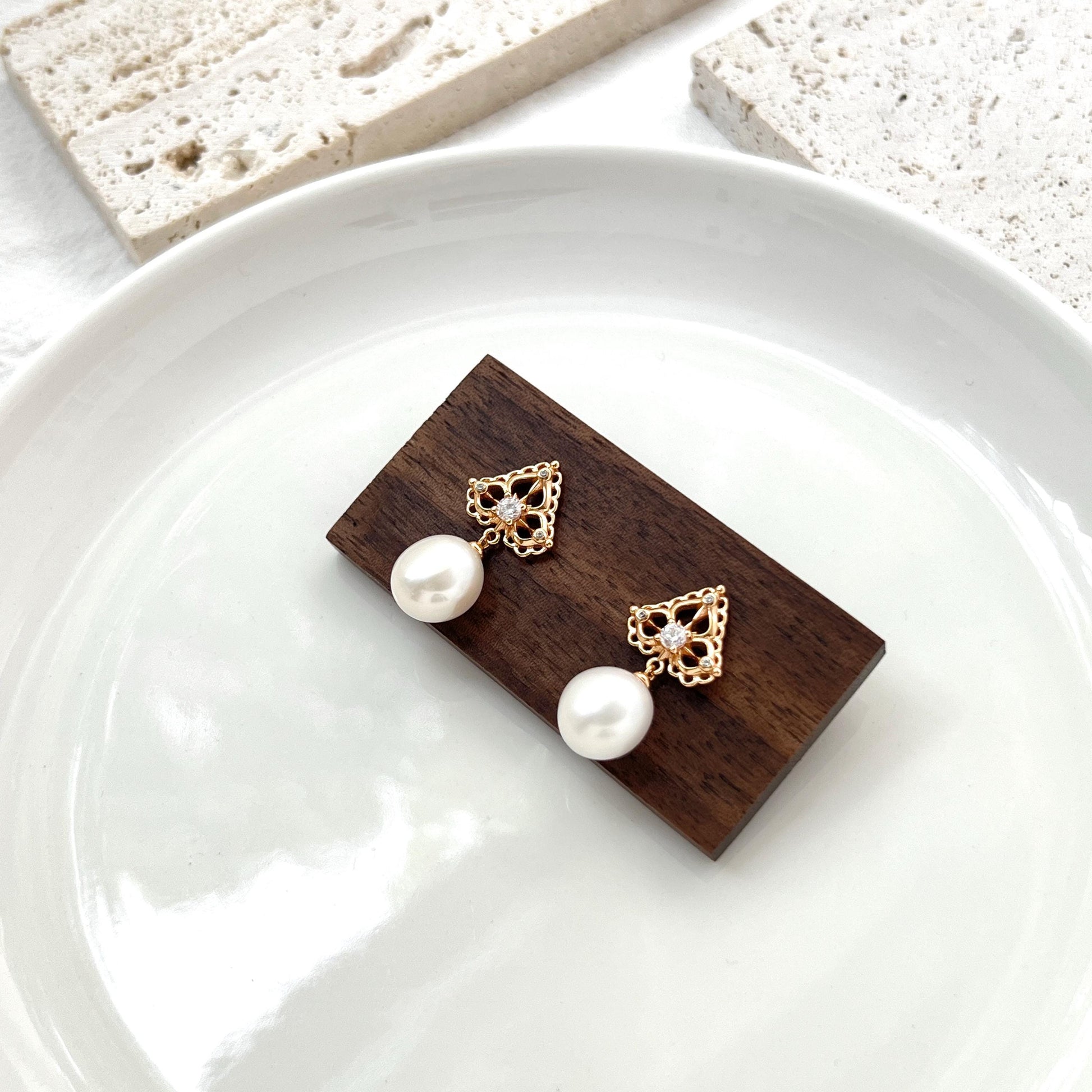 18K Vintage Gold Freshwater Baroque Pearl Dangling Earrings,Dainty CZ Drop Earrings,Minimalist Elegant Earrings,Bridal Jewelry,Birthday Gift