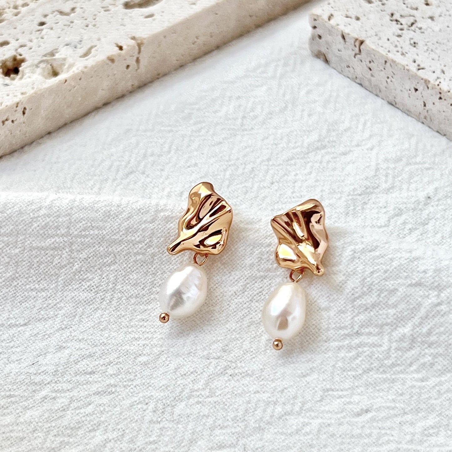 18K Vintage Gold Freshwater Baroque Pearl Dangling Earrings,Dainty Pearl Drop Earrings,Minimalist Everyday Earrings,Christmas Birthday Gifts