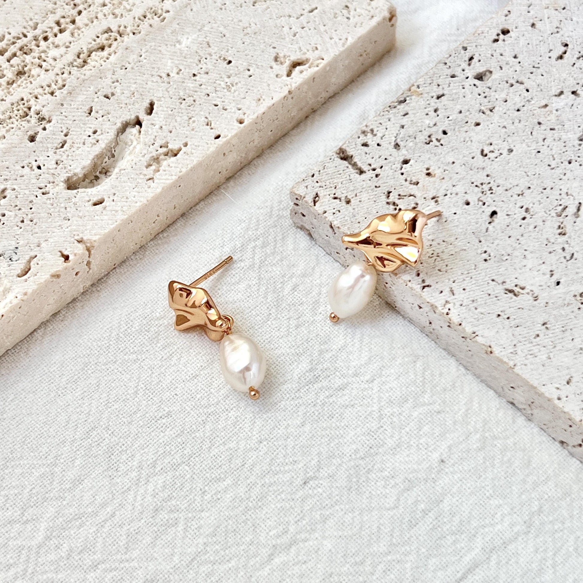 18K Vintage Gold Freshwater Baroque Pearl Dangling Earrings,Dainty Pearl Drop Earrings,Minimalist Everyday Earrings,Christmas Birthday Gifts