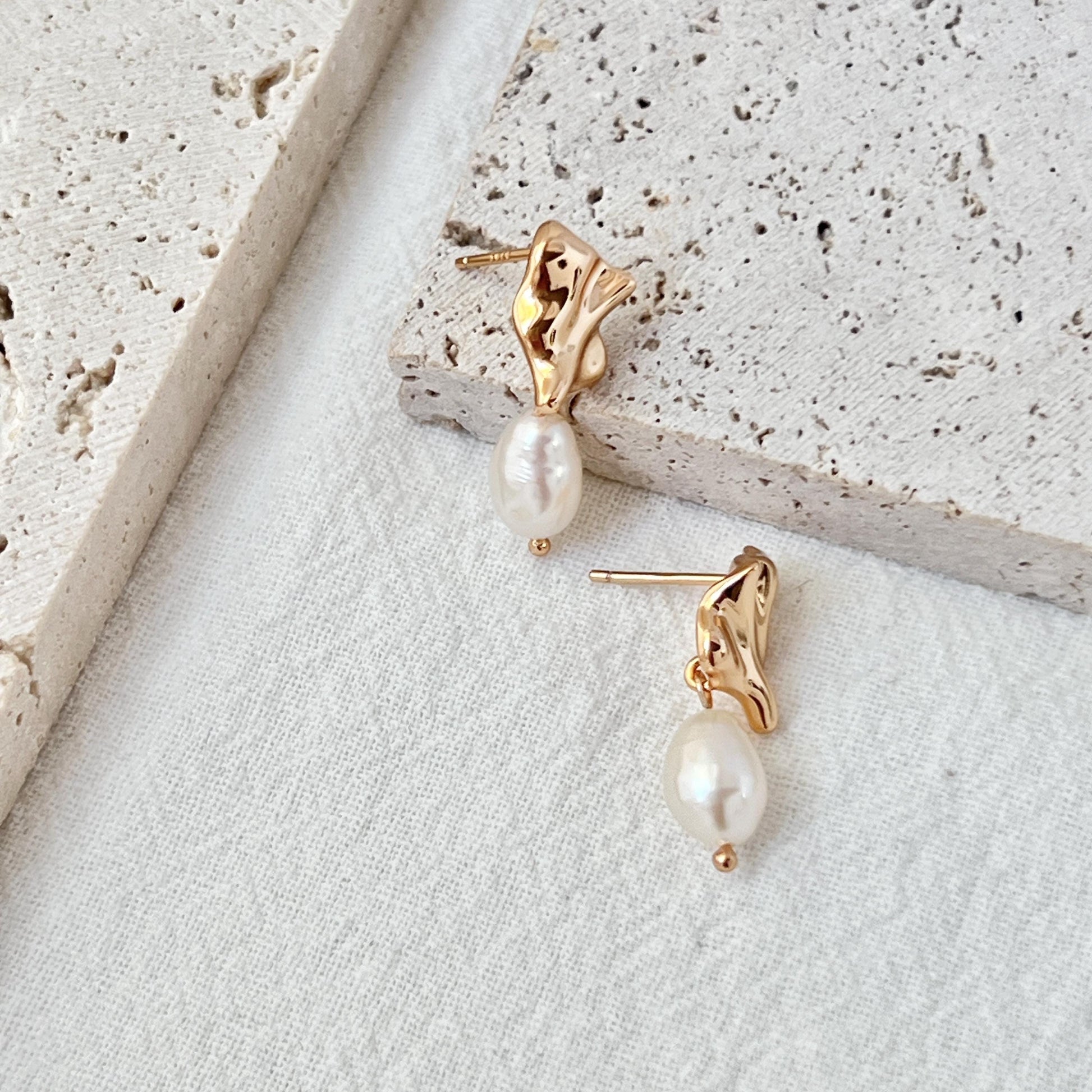 18K Vintage Gold Freshwater Baroque Pearl Dangling Earrings,Dainty Pearl Drop Earrings,Minimalist Everyday Earrings,Christmas Birthday Gifts