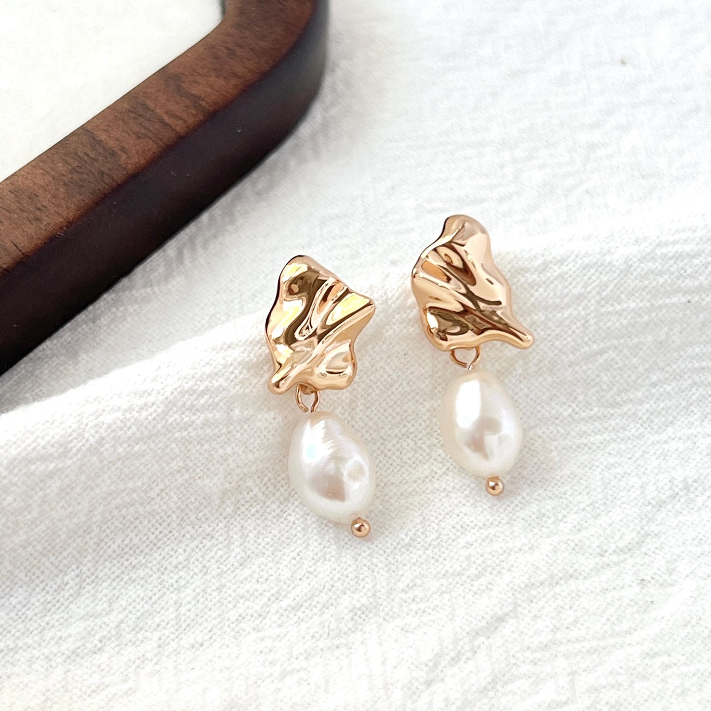 18K Vintage Gold Freshwater Baroque Pearl Dangling Earrings,Dainty Pearl Drop Earrings,Minimalist Everyday Earrings,Christmas Birthday Gifts