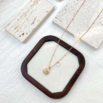 18K Gold Shell Freshwater Pearl Charm Necklace,Minimalist Shell Jewelry,Dainty Wedding Bridal Necklace,Bridesmaid Gift,Birthday Gift For Her