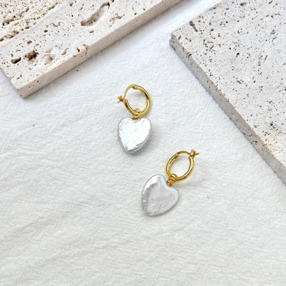 Heart Pearl Hoop Earrings,Freshwater Pearl Huggie Earrings,Gold Hoops With Baroque Heart Pearl,Dainty Bridal Jewelry,Birthday Gift for Her