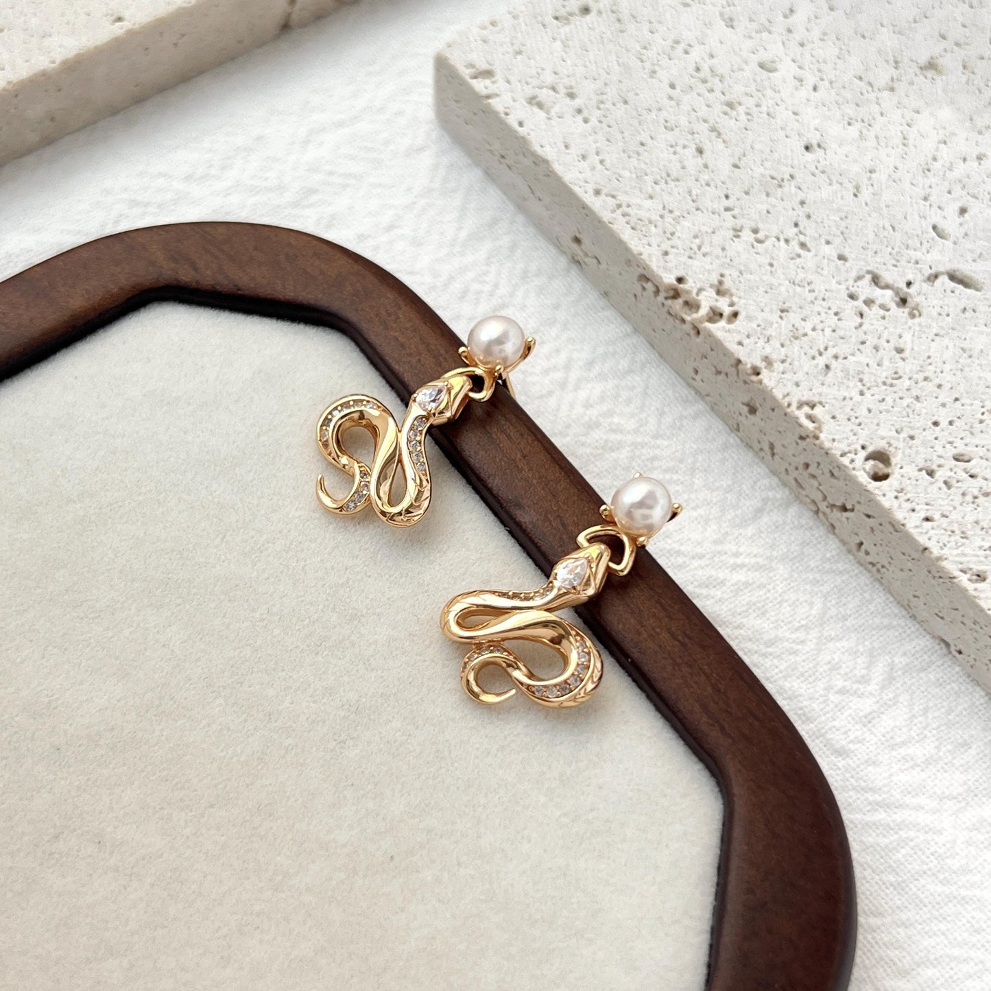 18K Vintage Gold Snake Pearl Dangling Earrings,Dainty Diamond Snake Drop Earrings,Everyday Gothic Jewelry,Serpent Earrings,Birthday Gifts