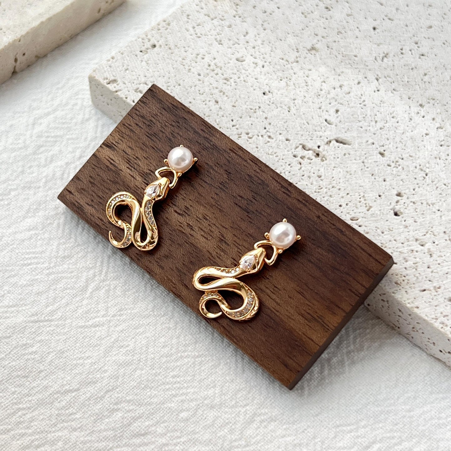 18K Vintage Gold Snake Pearl Dangling Earrings,Dainty Diamond Snake Drop Earrings,Everyday Gothic Jewelry,Serpent Earrings,Birthday Gifts