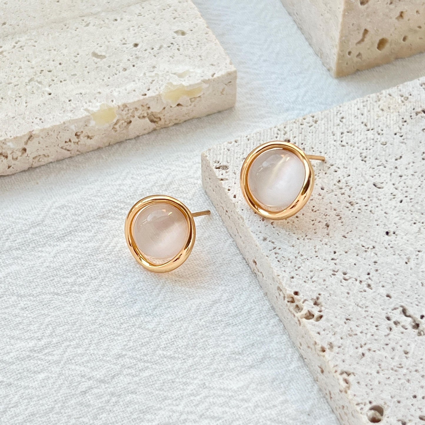 18K Vintage Gold Cat’s Eye Stud Earrings,Minimalist Light Gray Stone Earrings Studs,Dainty Everyday Jewelry,Christmas Birthday Gift For Her