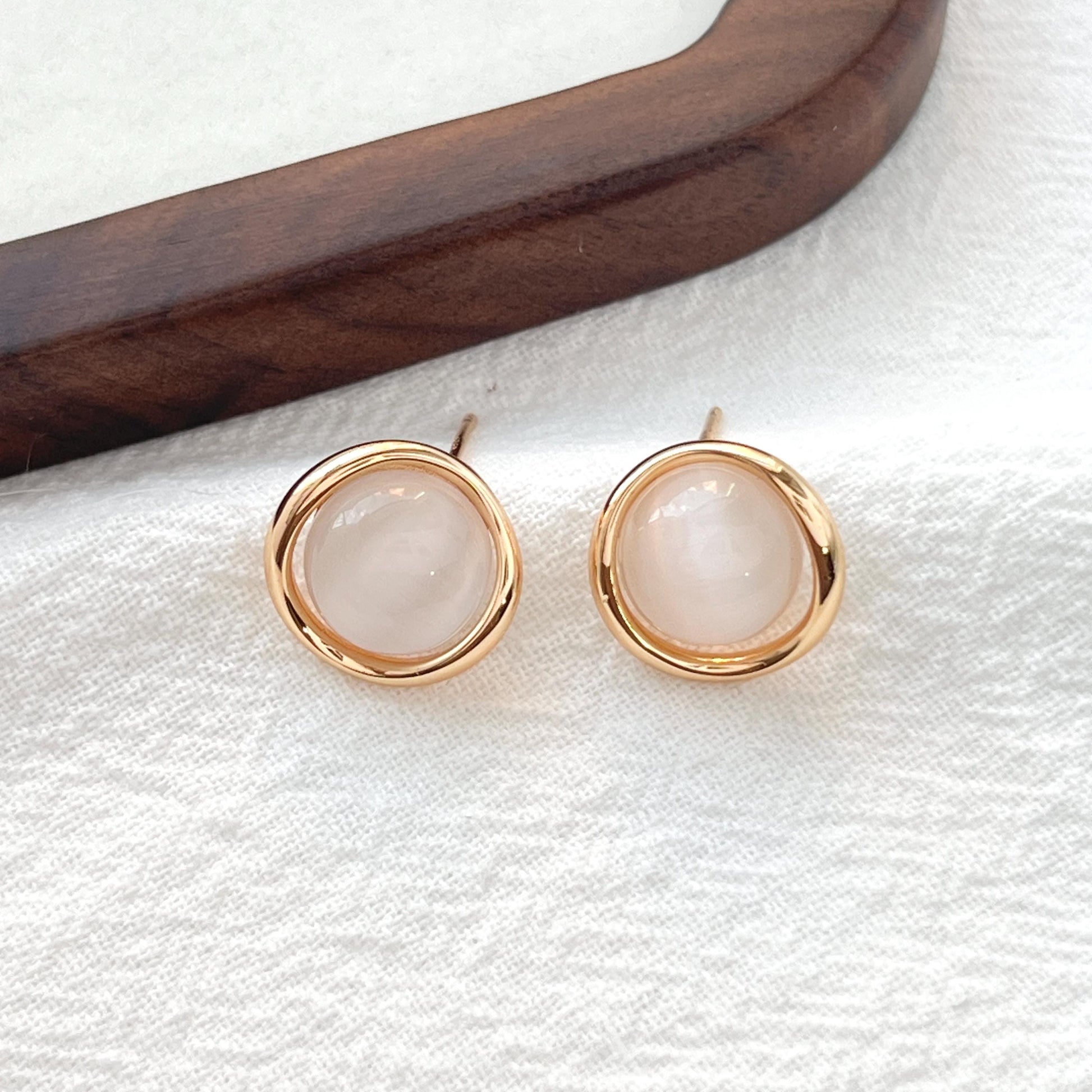 18K Vintage Gold Cat’s Eye Stud Earrings,Minimalist Light Gray Stone Earrings Studs,Dainty Everyday Jewelry,Christmas Birthday Gift For Her