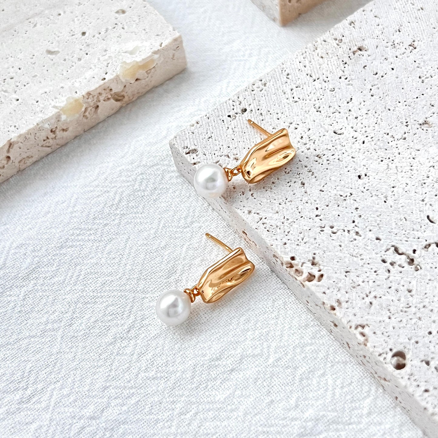 Dainty Freshwater Pearl Dangling Earrings,Minimalist Gold Drop Earrings,Everyday Dangle Earrings,Wedding Jewelry,Birthday Gift For Her