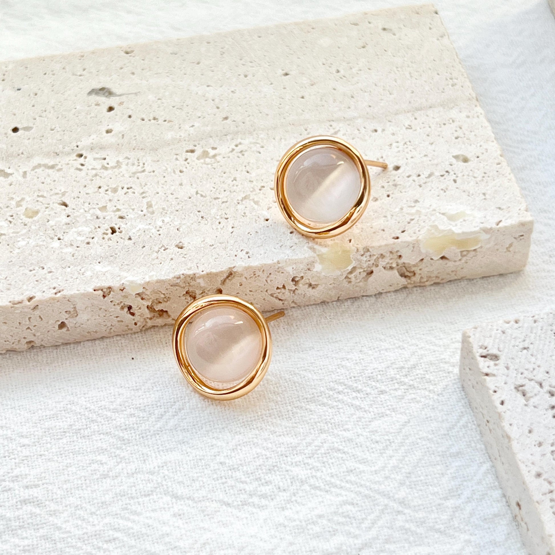 18K Vintage Gold Cat’s Eye Stud Earrings,Minimalist Light Gray Stone Earrings Studs,Dainty Everyday Jewelry,Christmas Birthday Gift For Her