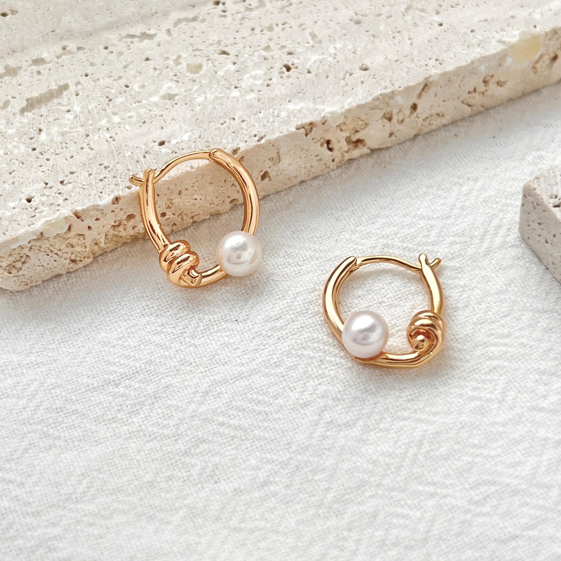 18K Gold Pearl Hoop Earrings,Small Huggie Earrings With Knot Detail,Minimalist Pearl Hoops,Dainty Chic Everyday Earrings Hoop,Gift for Her