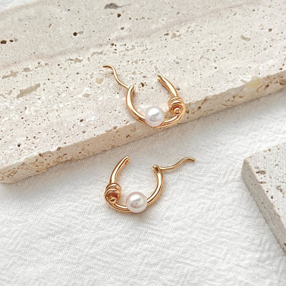 18K Gold Pearl Hoop Earrings,Small Huggie Earrings With Knot Detail,Minimalist Pearl Hoops,Dainty Chic Everyday Earrings Hoop,Gift for Her
