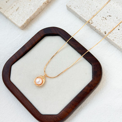 18k gold dainty freshwater pearl pendant necklace elegant minimal jewelry
