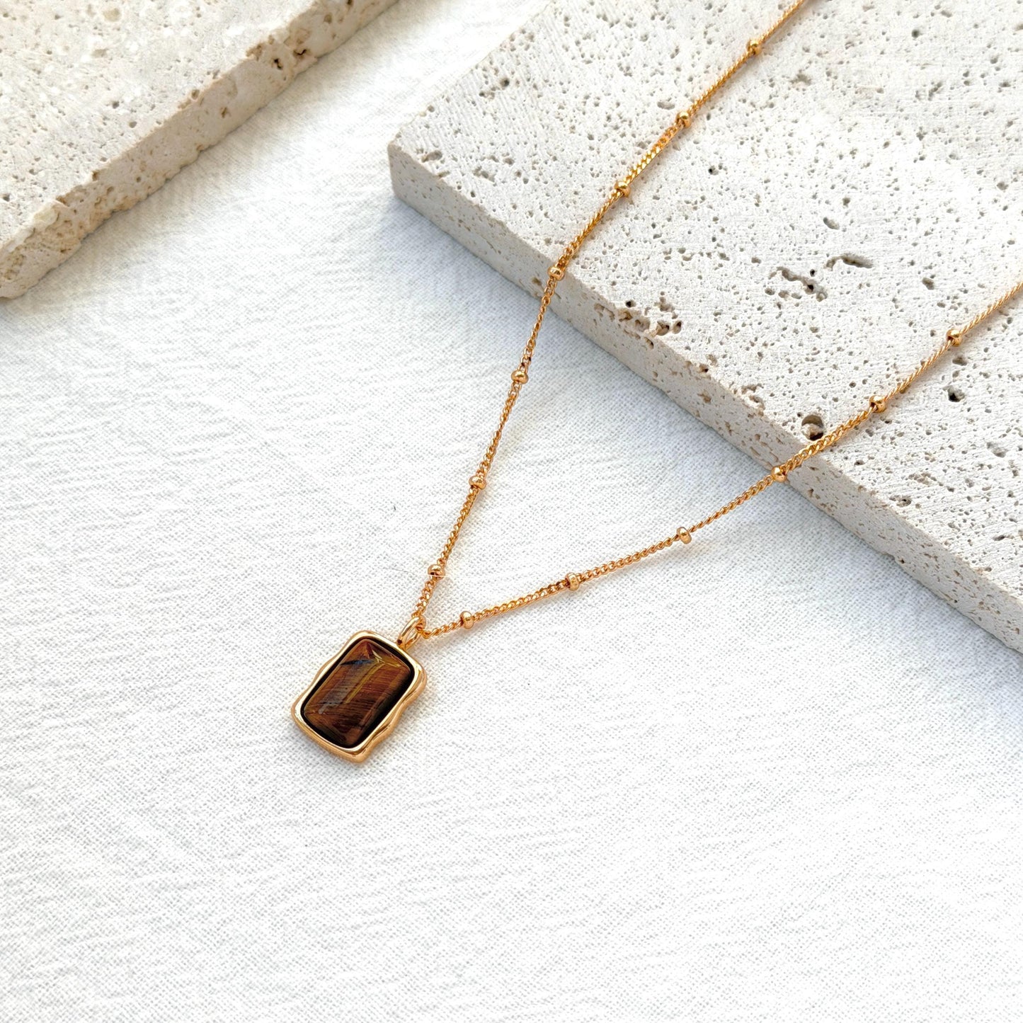 gift ready 18k gold vintage tigers eye necklace elegant jewelry box
