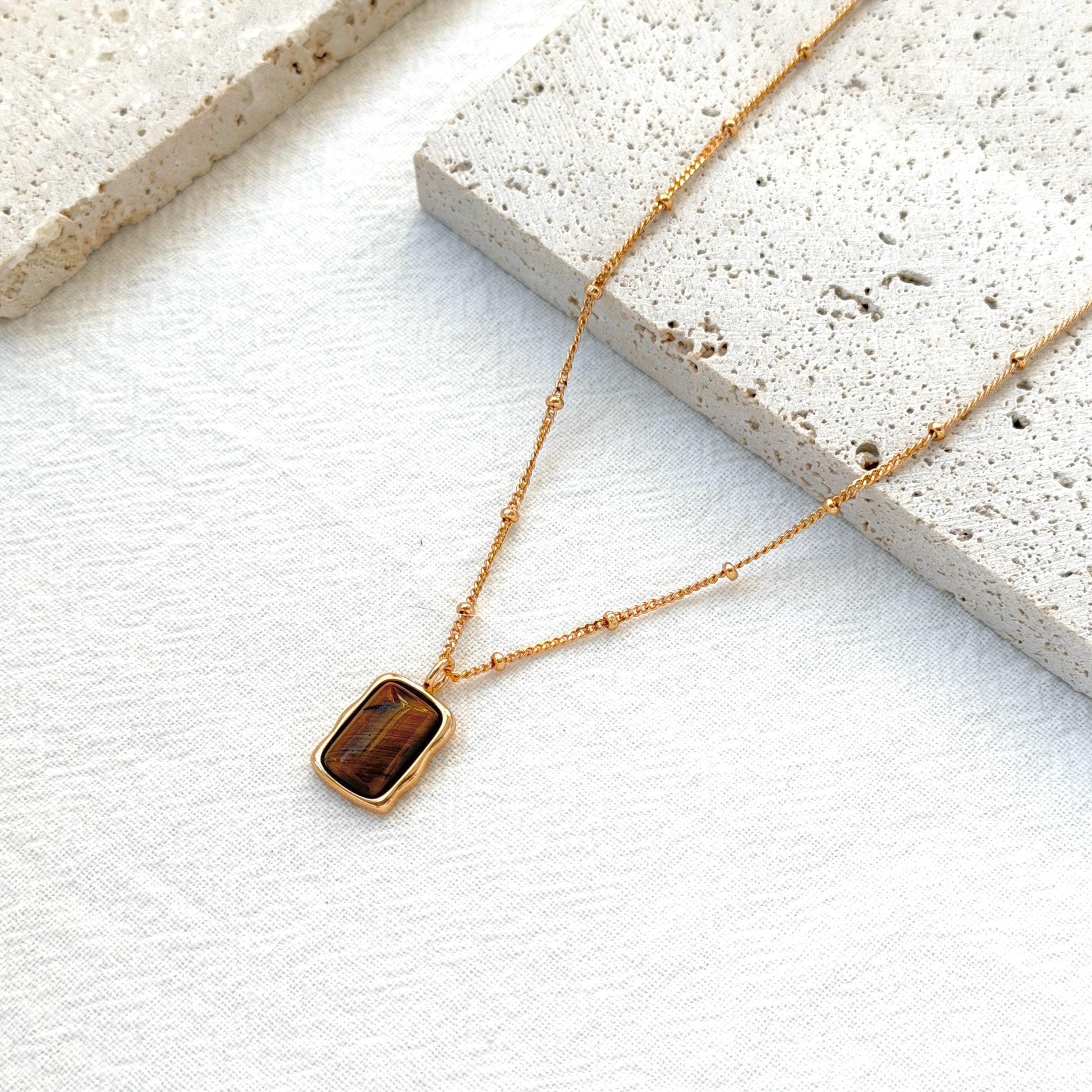 gift ready 18k gold vintage tigers eye necklace elegant jewelry box
