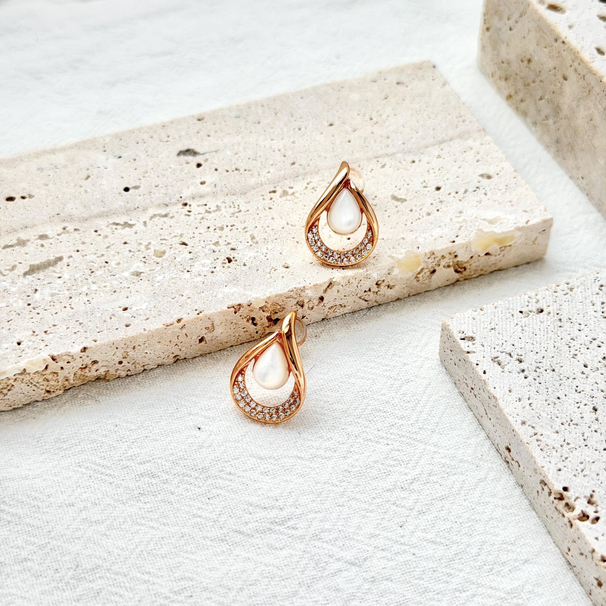 18K Gold Teardrop Mother-of-pearl CZ Stud Earrings,Minimalist Dainty White Pearl Earrings Studs,Wedding Bridal Jewelry,Birthday Gift For Her
